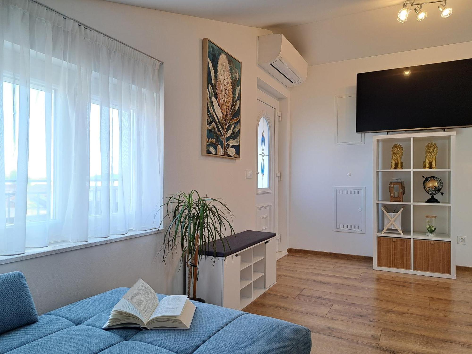 Apartments Jimmi Каштела Екстер'єр фото